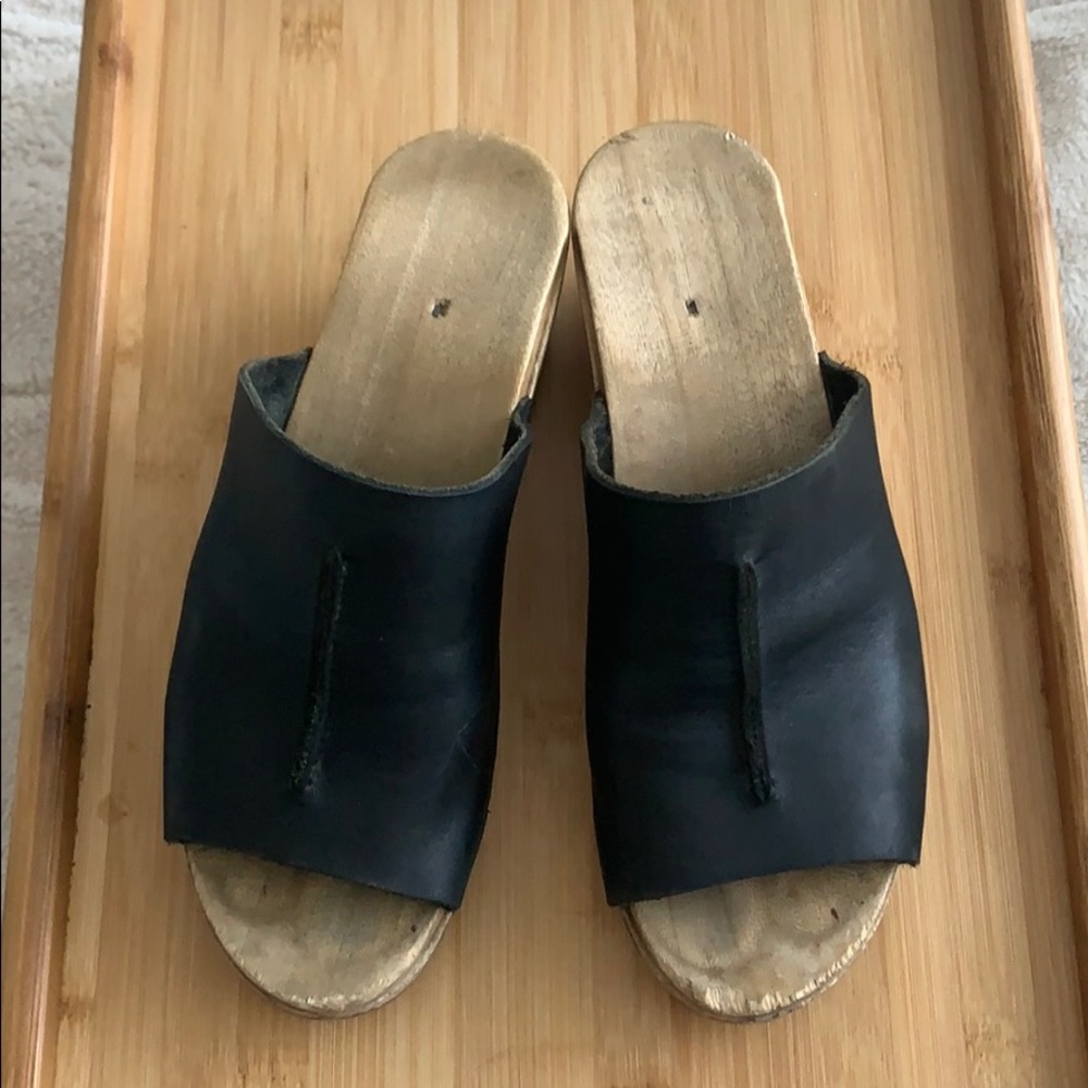 No. 6 Front Seam Slide Clog on Mid Wedge
